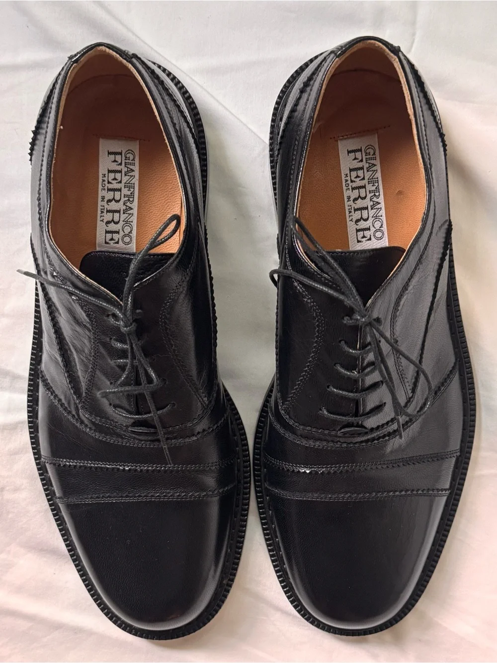 Gianfranco Ferre Men’s classic lace-up oxford shoe black